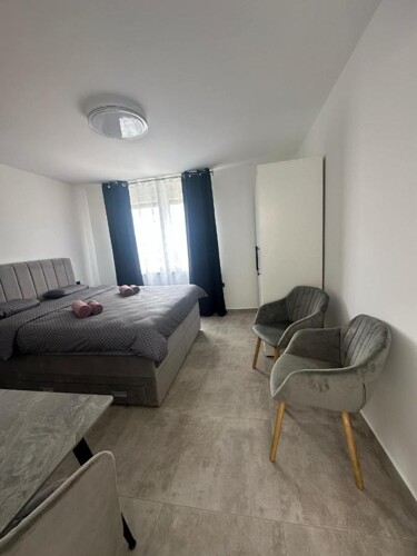 RENOVIRAN STAN/APARTMAN S POGLEDOM NA MORE