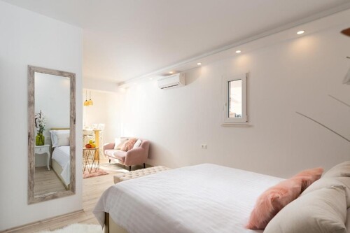 Thumbnail 4782919 - 12