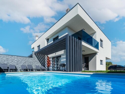 Moderna novogradnja s bazenom, Umag okolica!