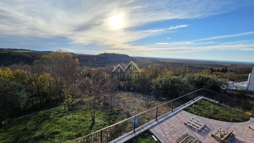 Atraktivno građevinsko zemljište, 1473m², Buje, Istra