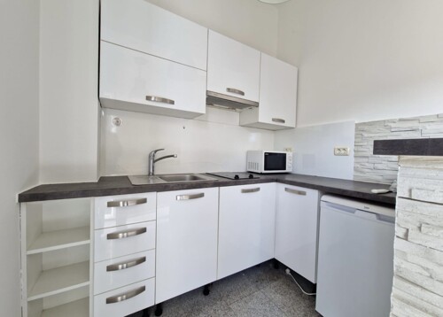 STAN U PRIZEMLJU S TERASOM,PULA!