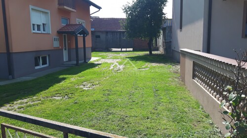 Petruševec, kuća, 200 m2 s mogućnošću dvije stambene jedinic