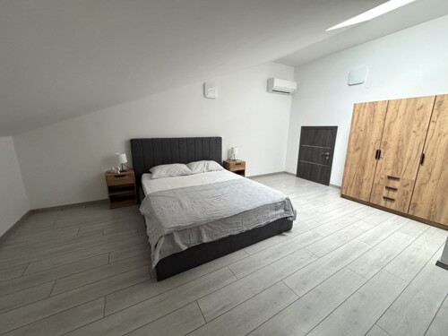 Thumbnail 4782954 - 3