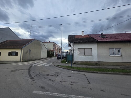 Kuća, 62m2, Tomićev Put, Za adaptaciju