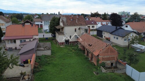 Kuća s velikim građevinskim zemljištem, 115m2, Varaždin