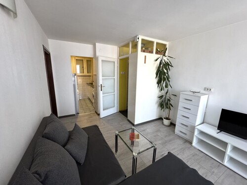 ODLIČAN DVOSOBNI STAN S BALKONOM, NADOMAK SVIH SADRŽAJA U PU