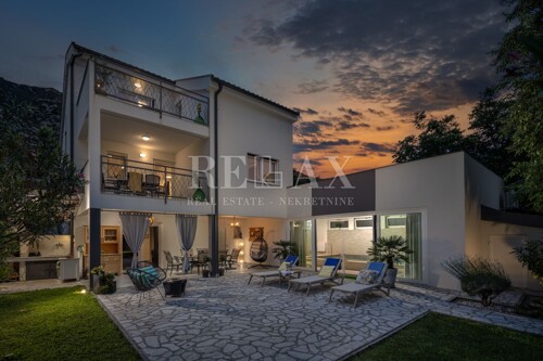 Tribalj - moderna vila sa bazenom