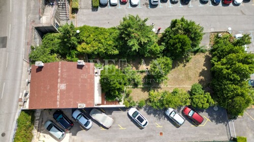 Crikvenica - kuća s okućnicom u blizini centra