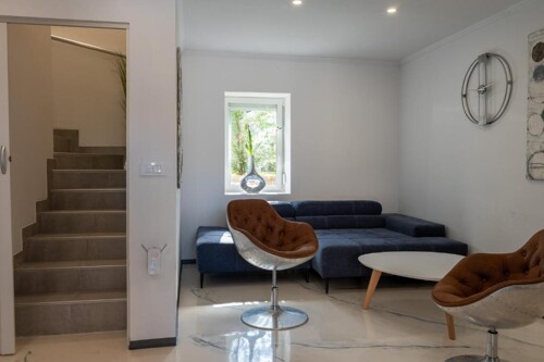 Thumbnail 4782975 - 12