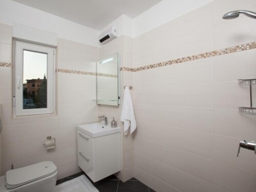 Thumbnail 4782984 - 13