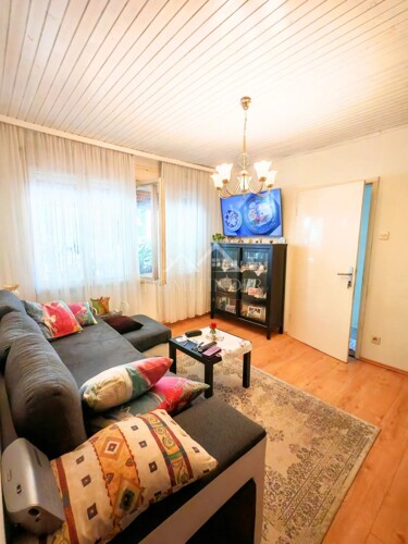 Kuća u nizu s 2 stana, 210m2, Gornja Dubrava, Zagreb