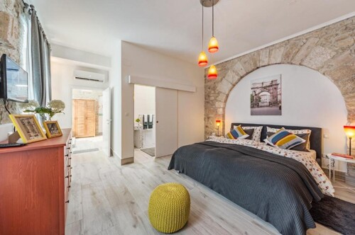 STAN S DVIJE STAMBENE JEDINICE U CENTRU GRADA