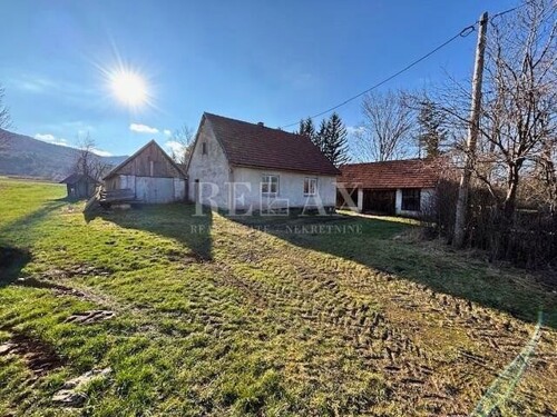 Lapat, Plaški - seosko imanje