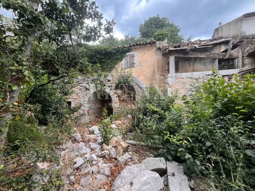 Crikvenica - SNIŽENO ! starina za kompletnu adaptaciju