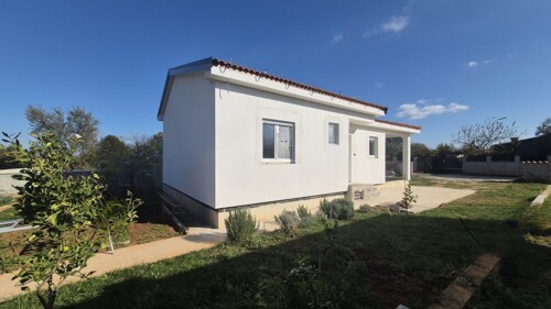 MONTAŽNA KUĆA S OKUĆNICOM NA MIRNOJ LOKACIJI