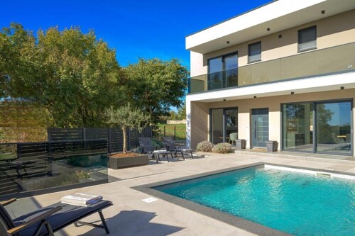 Thumbnail 4783000 - 3