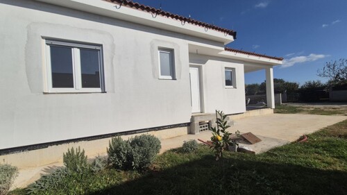 MONTAŽNA KUĆA S OKUĆNICOM NA MIRNOJ LOKACIJI