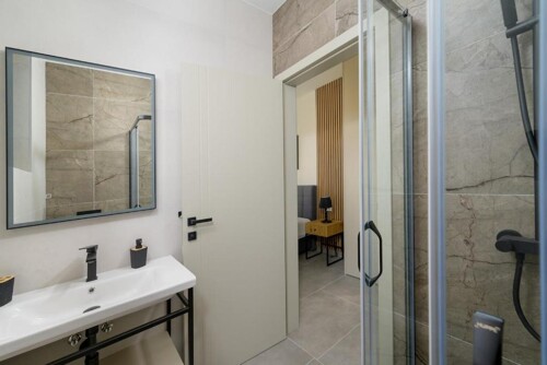 Thumbnail 4783002 - 9