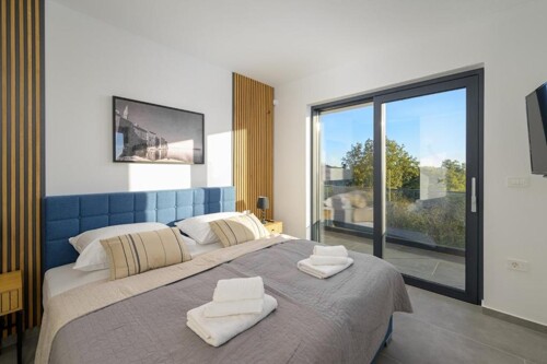 Thumbnail 4783002 - 7