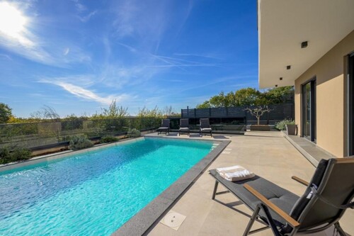 Thumbnail 4783002 - 4