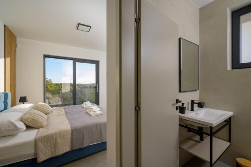 Thumbnail 4783002 - 24