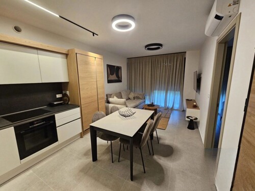 DVOSOBAN STAN S VRTOM