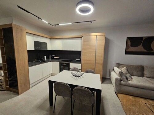 DVOSOBAN STAN S VRTOM