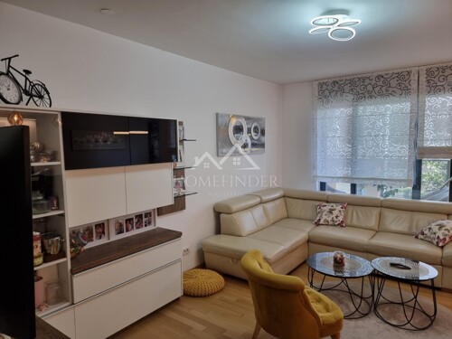 Predivan stan 152,82 m2, (5S), 2 loggie,1GPM, Donji Grad