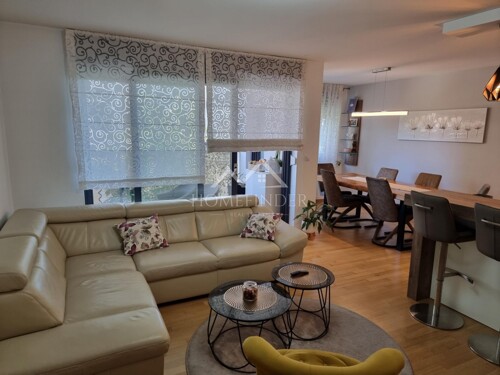 Predivan stan 152,82 m2, (5S), 2 loggie,1GPM, Donji Grad