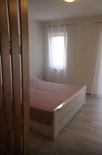 STAN S DVORIŠTEM NA 150 METARA OD MORA