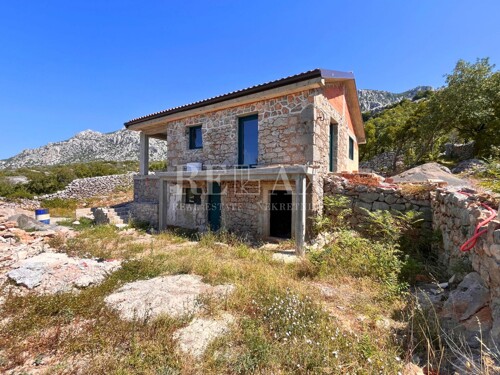 Jablanac - kamena kuća s pogledom na more