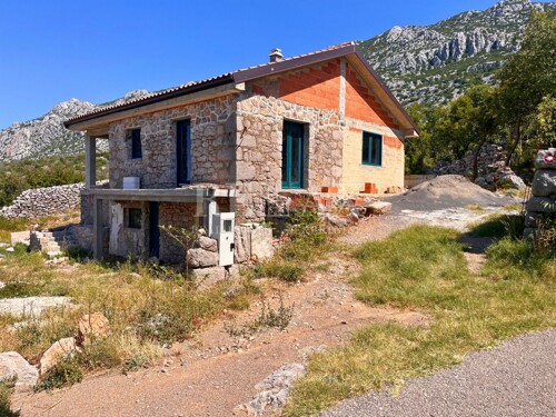 Jablanac - kamena kuća s pogledom na more