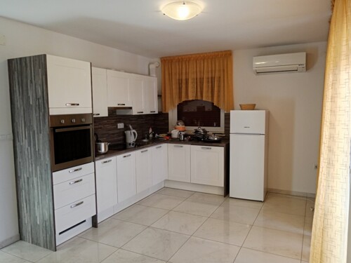 PROSTRANI STAN 30 METARA OD MORA