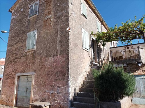 DVIJE ISTARSKE KAMENE KUĆE ZA OBNOVU