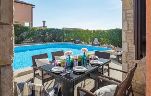 Thumbnail 4783018 - 6