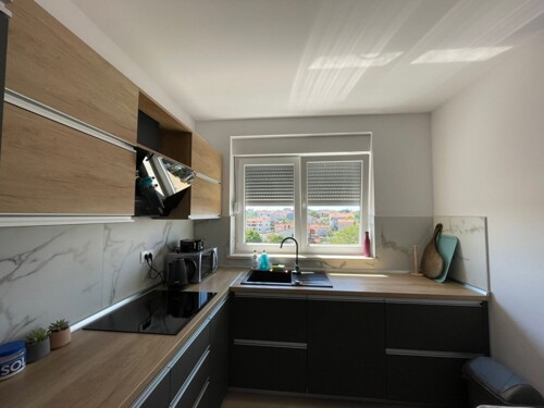 Thumbnail 4783023 - 6