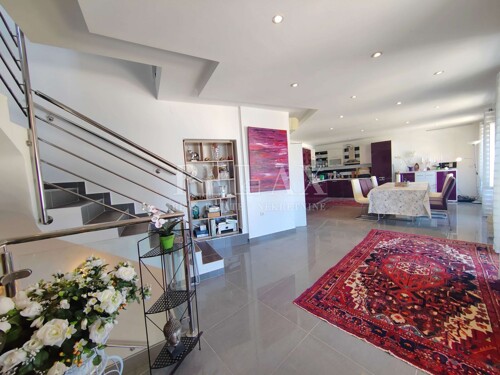 Bakar - prostrana kuća u blizini mora