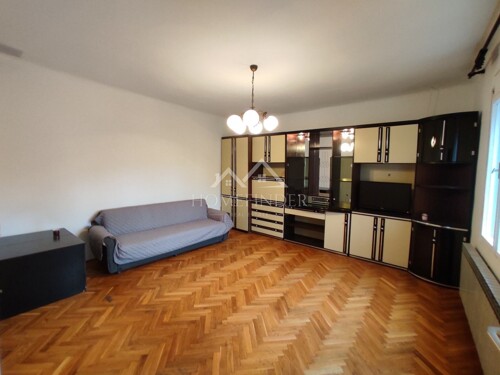 Kuća za adaptaciju, 72m2, na parceli od 284m2, Novi Zagreb