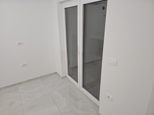 NOVOGRADNJA, PULA, ODLIČNA LOKACIJA!