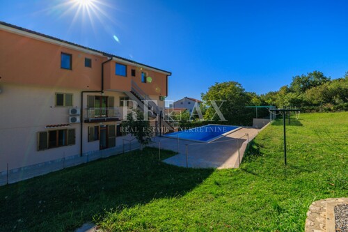 Crikvenica - prostrano imanje s bazenom