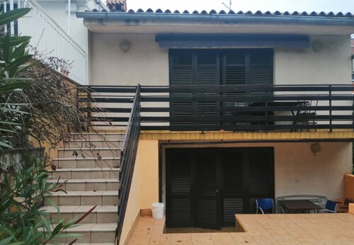 KUĆA SA DVA STANA NA ODLIČNOJ LOKACIJI, UMAG