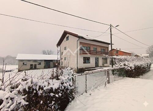 Kuća s velikim zemljištem, Popović Brdo, Karlovac