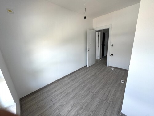 Thumbnail 4783045 - 3