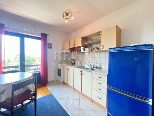 Dramalj - kuća sa 4 apartmana, 150 m od mora