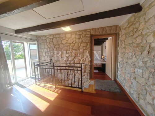 Otok Krk, Kras - kuća u blizini Malinske