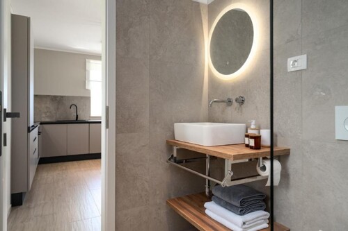 Thumbnail 4783059 - 16