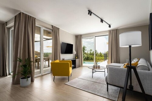 Thumbnail 4783059 - 7