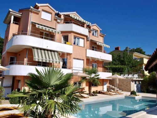 Oprić, Lovran - apartmanska vila sa bazenom