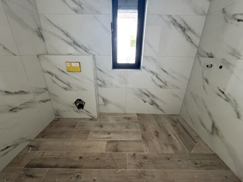 Thumbnail 4783065 - 5