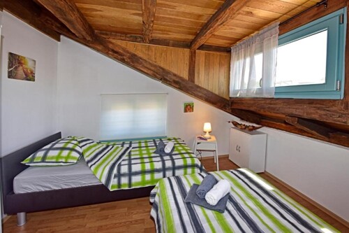 Thumbnail 4783068 - 5